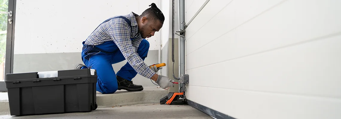 Repair Garage Door Not Closing But Light Flashing in Richmond Hill, ON